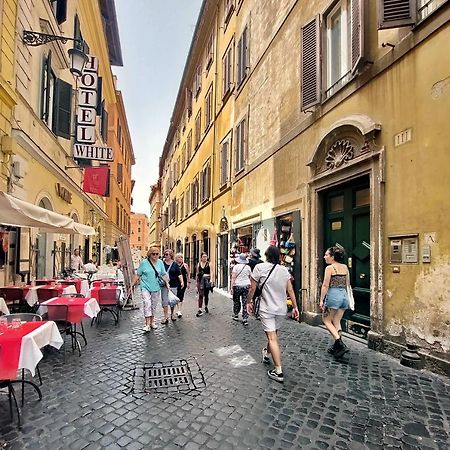 Ych-Butterfly Flat Close Trevi Fountain Ρώμη Εξωτερικό φωτογραφία