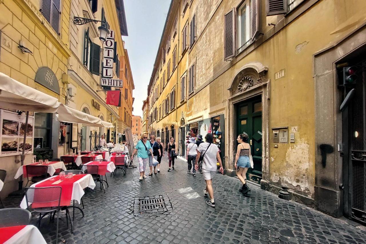 Ych-Butterfly Flat Close Trevi Fountain Ρώμη Εξωτερικό φωτογραφία