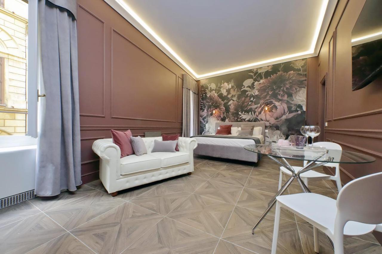 Ych-Butterfly Flat Close Trevi Fountain Ρώμη Εξωτερικό φωτογραφία
